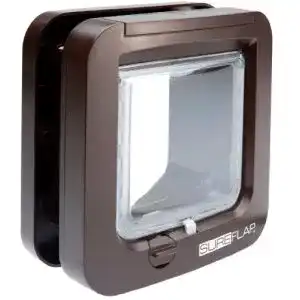 Mikrochipgesteuerte Katzenklappe von SureFlap in Braun