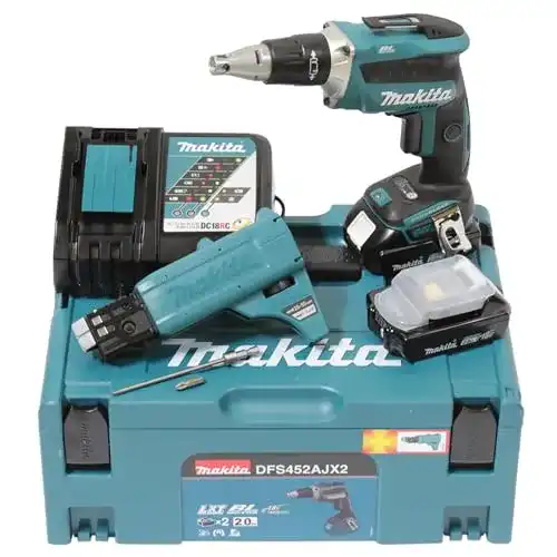 Makita Magazinschrauber 18V mit 2 Akkus und Ladegerät im MAKPAC