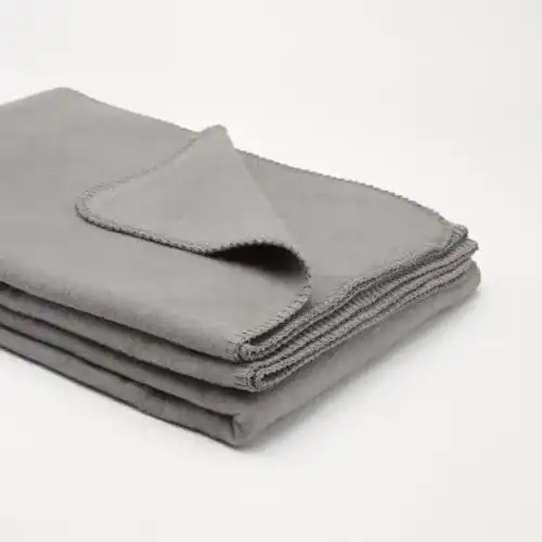 Baumwolldecke 100×150 cm – Kuscheldecke in Graphit für Zuhause