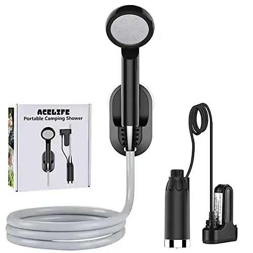 Campingdusche mit Pumpe und Akku für Outdoor-Aktivitäten