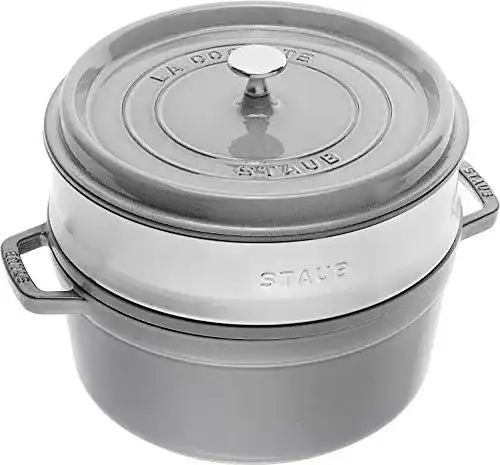 Staub Gusseisen Bräter mit Dämpfeinsatz, rund, 26 cm, Graphitgrau