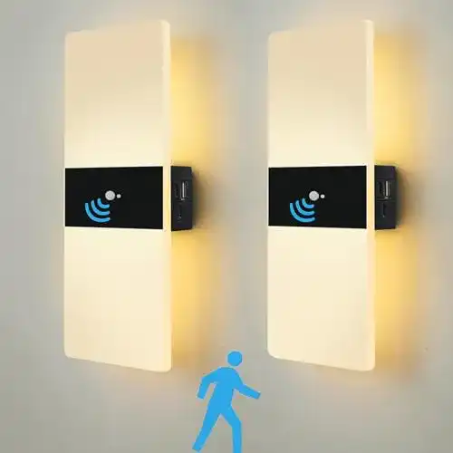 Akku-Wandleuchte VOMI mit Bewegungsmelder und kabelloser Installation