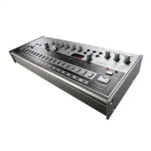 Drumcomputer Roland TR-06 Boutique Drum Machine im Vergleich