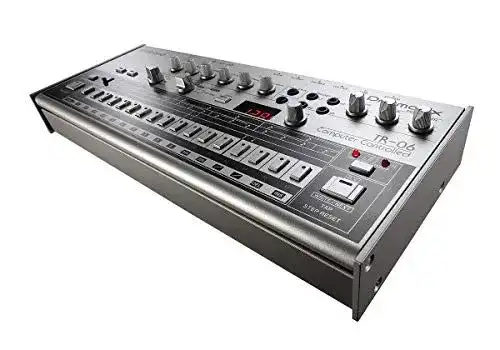 Drumcomputer Roland TR-06 Boutique Drum Machine im Vergleich