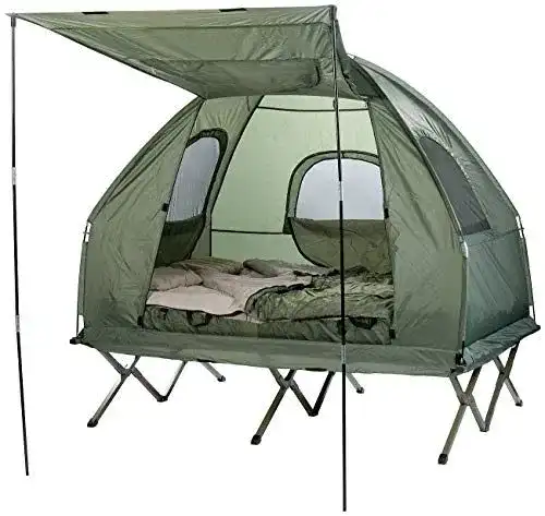 Feldbett mit Zelt für Camping und Outdoor-Aktivitäten