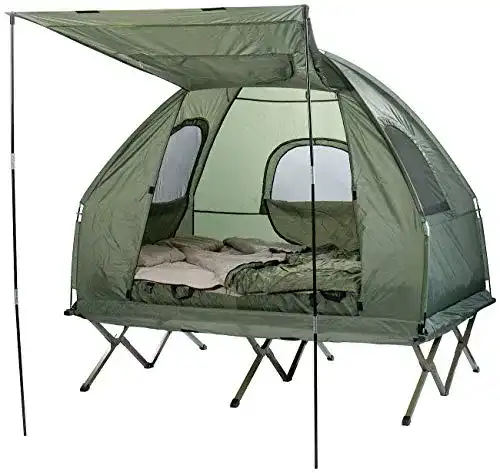 Feldbett mit Zelt für Camping und Outdoor-Aktivitäten
