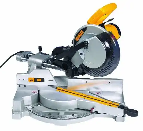 DeWalt Paneelsäge DW712 mit 216 mm Sägeblatt und 1.600 Watt