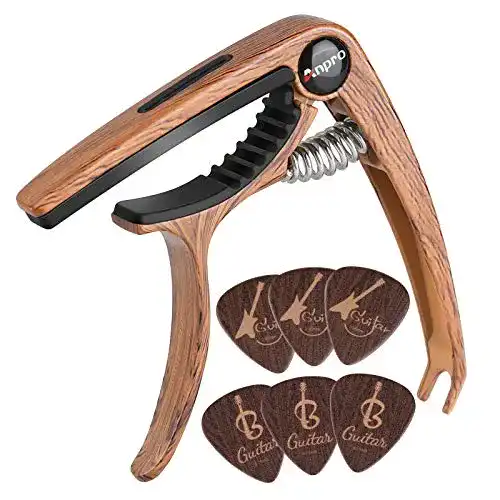 Kapodaster Anpro für Gitarre mit 6 Plektren und Holzfarbe