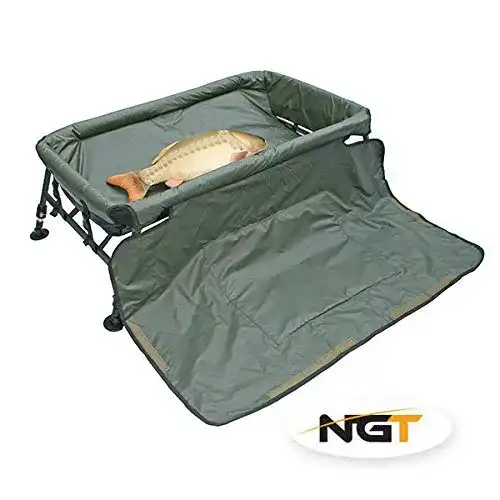Abhakmatte NGT für Karpfen mit Kniepolster und stabilen Gestell