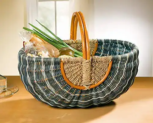 Weidenkorb als großer Einkaufskorb aus Rattan in blau/natur