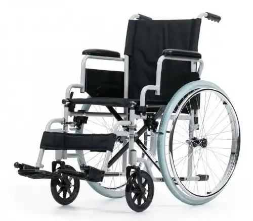 Rollstuhl Karibu von Rehashop mit Sitzbreite 46 cm und Fußstützen
