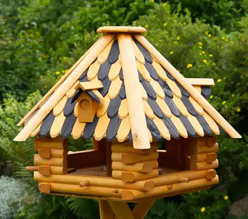 Vogelhaus aus Holz mit Schornstein, 70 x 45 cm