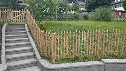Premium Staketenzaun aus Kastanienholz für den Garten