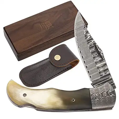 Damast-Taschenmesser mit Damaskus-Muster und Stierknochen-Griff