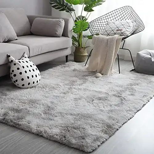 Hochflor Teppich NIULAA 120×160 cm in Grau und Weiß