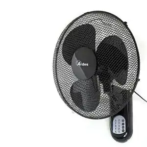 Wandventilator Ardes mit drei rotierenden Flügeln und Fernbedienung