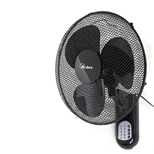Wandventilator Ardes mit drei rotierenden Flügeln und Fernbedienung