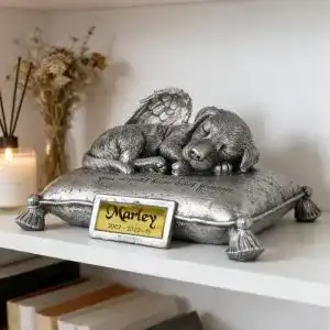 Urne für Hunde mit individueller Gravur und elegantem Design