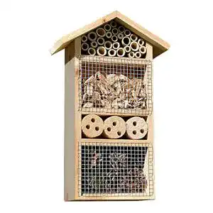 Insektenhotel mit Vogelschutz und Nisthilfe für Bienen und Insekten