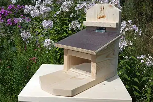 Eichhörnchen-Futterhaus aus Niederbayern von Arbrikadrex