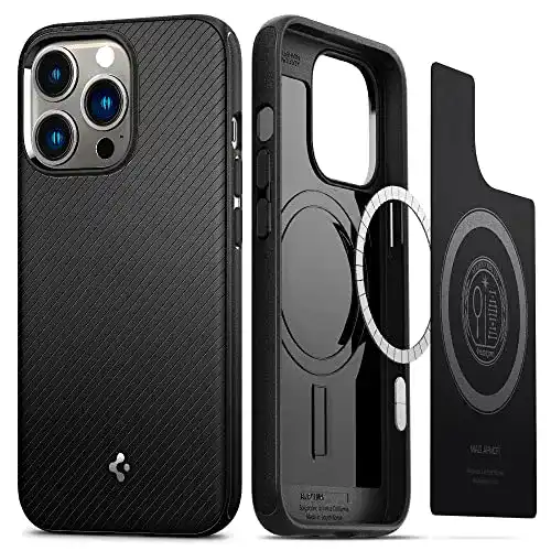 Spigen Mag Armor MagFit Hülle für iPhone 13 mit MagSafe