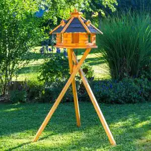 Vogelhaus mit Ständer und Bitumenschindeln für Garten