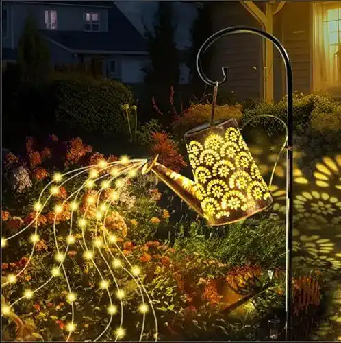 Gießkanne mit Lichterkette – Solarlampe für den Außenbereich