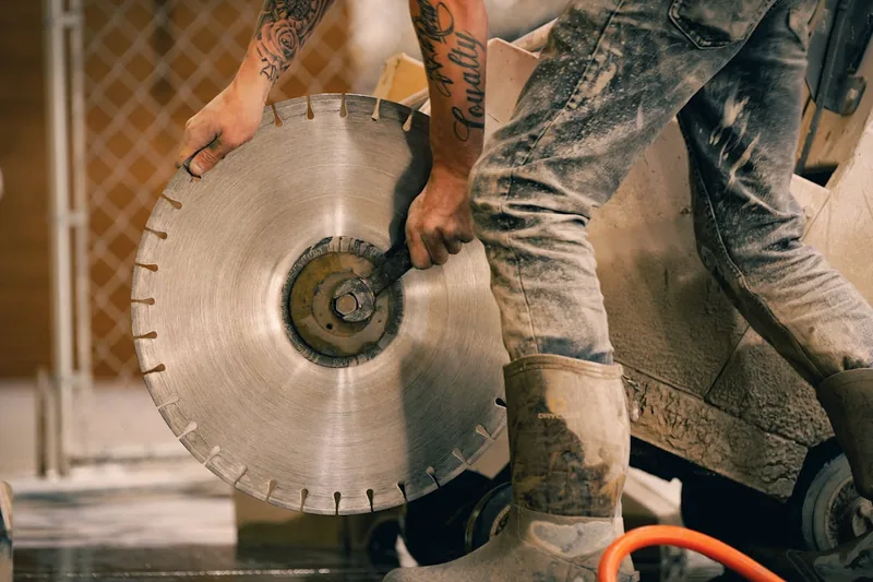 Hochwertige Diamanttrennscheibe von vorne, detailliert und bereit für professionelle Anwendungen.