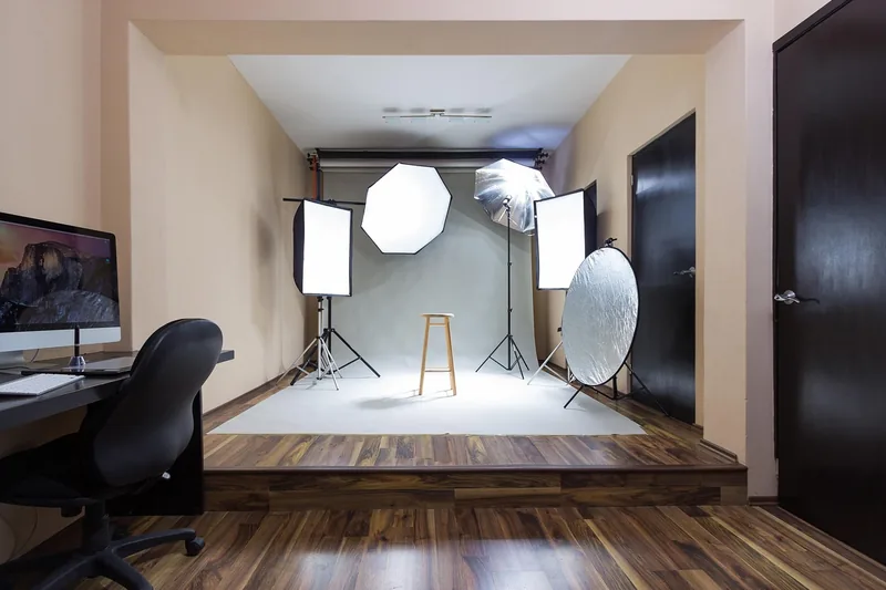 Hochwertiger, runder Faltreflektor für professionelle Lichtgestaltung in der Fotografie.