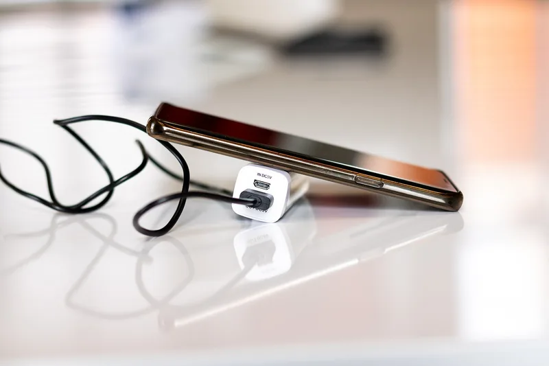 Detailansicht der USB-Anschlüsse einer Einbausteckdose