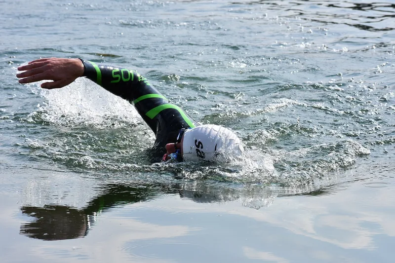 Stilvolle Wasserschuhe als Produktfoto
