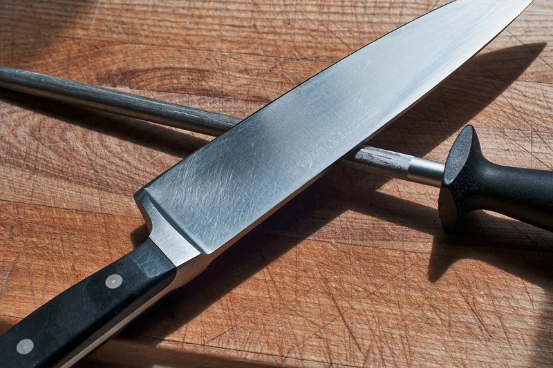 Hochwertiger Wetzstahl für Küchenmesser im Katalog-Look